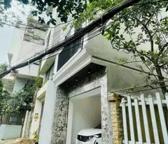 NHÀ GARA Ô TÔ – TRUNG TÂM NGỌC THỤY – 6 TẦNG – NGÕ 5M