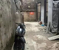 Bán nhà nguyễn khoái trong đê 4 tầng dân xây chắc chắn gần phố hai bà trưng