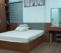 Bán nhà lĩnh nam 5 tầng dân xây lô góc ô tô tránh vào nhà kinh doanh hoàng mai