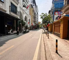 Bán nhà Phố Linh Lang, Ba Đình 103m2 10 Tầng MT 11m Doanh Thu 2.4 Tỷ Năm, Giá 67.8 Tỷ 0336212066