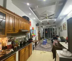 Bán nhà Đức Giang – ô tô vào nhà – 5 tầng – khu dân cư ổn định