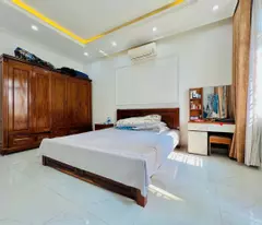 Nhà Khúc Thừa Dụ - 75m 4 tầng - ô.tô đỗ cửa - Đẹp như mớia