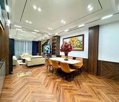 Cần bán nhà ngõ 24 Ngọc Lâm, 58m x 6T gara thang máy, kinh doanh nhỏ. ở luôn