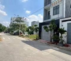 Bán đất kdc sổ hồng ,xuất hiện sẵn ngôi nhà kho tại Q9, 104m2 , ngang 6.3m