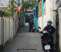 NHÀ GIÁP TÂN BÌNH VÀ GÒ VẤP-SÁT HẺM 3M CÓ VÀI CĂN
DT KHỦNG 75M 4.4 X 22M-XQ TRƯỚC NHÀ
TOÀN KHU