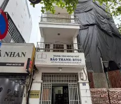 Chính chủ cho thuê nguyên căn sát góc, hướng Đông, mặt phố Bà Triệu, Q.Hai Bà Trưng, Hà Nội.