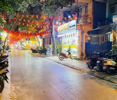 Chỉ hơn 9 tỷ. mặt phố Ngọc Lâm, Kinh Doanh 30m x 5T vỉa hè thêng thang !