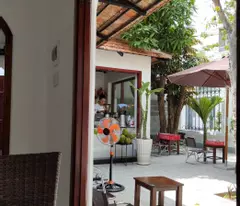 Nhà Cách Biển 100m Sẵn Mô Hình Kinh Dôanh Cafe Ngang rộng 13m Giá rẻ