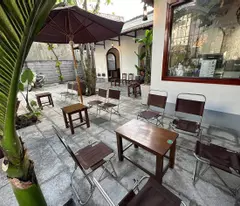 Nhà Cách Biển 100m Sẵn Mô Hình Kinh Dôanh Cafe Ngang rộng 13m Giá rẻ