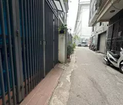 Bán nhà phương mai 5 tầng dân xây phân lô ô tô tránh vào nhà kinh doanh đống đa
