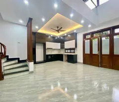 Duy nhất 1 căn ! Giá đầu tư chỉ hơn 9 tỷ, Bán nhà 60m x 3T Ngọc Lâm thông Hồng Tiến. LH 0936123469