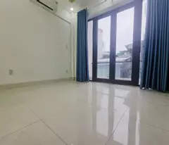 Bán Nhà Lạc Long Quân – 3 Tầng Kiên Cố – 53.7m² – Giá 4.8 Tỷ