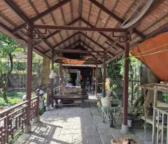 BIỆT THỰ NHÀ GỖ SÂN VƯỜN 1.930m² – LÔ GÓC 2MT – KHÔNG GIAN NGHỈ DƯỠNG HIẾM
