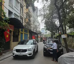 Bán nhà khu phân lô Hoàng Quốc Việt, Cầu Giấy, vỉa hè ô tô, 48m, mặt tiền 5.3m, 18.5 tỷ