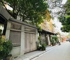 Bán nhà khu phân lô Hoàng Quốc Việt, Cầu Giấy, vỉa hè ô tô, 48m, mặt tiền 5.3m, 18.5 tỷ