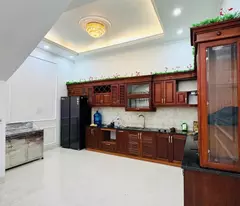 BÁN GẤP NHÀ NGUYỄN VĂN HUYÊN, DT 90M, XÂY 5 TẦNG, MT 5M NỞ HẬU, GẦN Ô TÔ, CHÀO 18.8 TỶ
