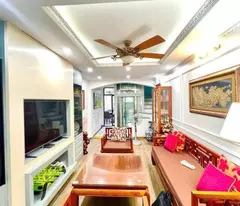 Bán Nhà Đội Nhân 37m.  5 tầng. mặt tiền 3.3m. giá 15.5 Tỷ Ba Đình Hà Nội
