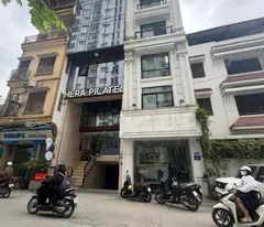 Bán căn nhà 8 tầng lõi đống đa thang máy dòng tiền 50tr tháng