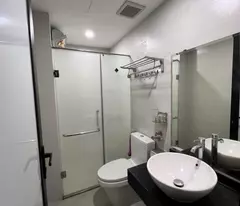 Bán căn nhà 8 tầng lõi đống đa thang máy dòng tiền 50tr tháng