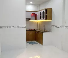 Nhà cách chỗ đậu oto vài bước chân Hưng Phú P10Q8