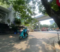 Cho thuê Văn Phòng DT 60m2 view hồ Hoàng Cầu , Ngã ba Mai Anh Tuấn, Hà Nội