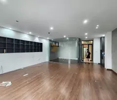 Cho thuê Văn Phòng DT 60m2 view hồ Hoàng Cầu , Ngã ba Mai Anh Tuấn, Hà Nội