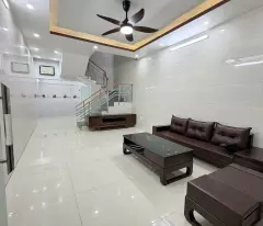 Bán nhà ngõ 415 Ngô Gia Tự - 42m 3 tầng gần Trung Lực