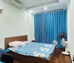 nguyễn đình hoàn cầu giấy 35m x4 tầng 9,3 tỷ 30m ô tô tránh,ngõ thông