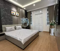 Bán nhà phố Cát Linh, Đống Đa, nhà dân xây, gần phố, ngõ thông, 30m, 5 tầng, 8.5 tỷ