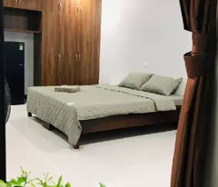 Bán tòa chung cư Bồ Đề- Chân cầu Trần Hưng Đạo- Dân xây- Oto-140m -7 tầng- 29.x tỷ(TL)