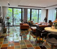 Hiếm- Bán tòa nhà Hồng Tiến-View cầu TRần Hưng Đạo Dòng tiền KHủng-138m- 7 tầng-30 tỷ