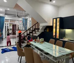 Bán nhà đường Đỗ Xuân Hợp, Phước Long B, Q9, Thủ Đức, TP HCM. DT  80m2, 4 tầng, sổ hồng. Giá 10.4