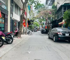 Bán nhà phố Đội Cấn, Ba Đình, gần phố, dân xây, sẵn nội thất, 42m, 5 tầng, 11.5 tỷ