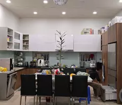 Cho thuê văn phòng nhà xưởng thời trang khép kín.