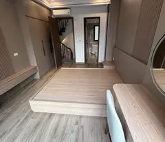 Bán nhà 35m x 5T tại ngõ 71 việt hưng, oto đỗ cổng chỉ hơn 6 tỷ còn tl.