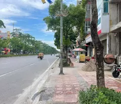 Bán đất tặng nhà C4 mặt phố Ngô Gia Tư- Kinh doanh- vỉa hè 70m nhỉnh 14 tỷ(TL)
