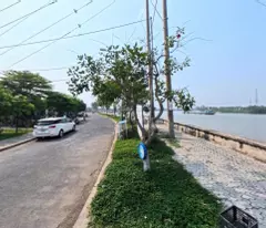 Đất view sông - Sát bên cầu Bình Khánh  .