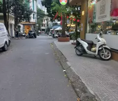 Bán nhà phân lô Phố Quan Nhân đường ô tô giá 17,5 tỷ