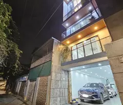Nhà mới Phố Trạm,Long Biên 15 tỷ 72m thang máy 7 tầng,ngõ to ô tô tránh