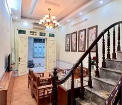 Bán nhà đường hoàng mai 4 tầng dân xây ô tô đỗ cửa lô góc
