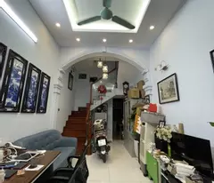 Bán nhà phố Văn Cao, Ba Đình, gần ô tô, khu vực dân trí cao, yên tĩnh, 32m, 5 tầng, 8 tỷ