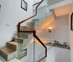 Bán nhà phố Văn Cao, Ba Đình, gần ô tô, khu vực dân trí cao, yên tĩnh, 32m, 5 tầng, 8 tỷ