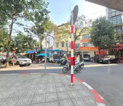 Bán nhà phố Văn Cao, Ba Đình, gần ô tô, khu vực dân trí cao, yên tĩnh, 32m, 5 tầng, 8 tỷ
