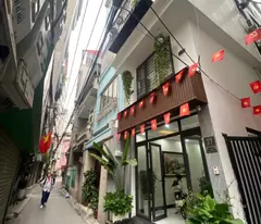 BÁN NHÀ NGỌC LÂM – LONG BIÊN  LÔ GÓC – Ô TÔ VÀO NHÀ – 7 TẦNG FULL NỘI THẤT