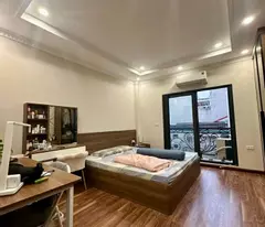 nhà lõi Bồ Đề, 6 tầng, thang máy, gara, gần hồ điều hoà, 1 nhà ra ôtô tránh