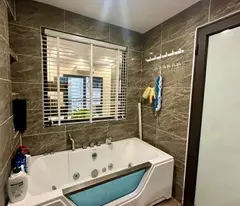 nhà lõi Bồ Đề, 6 tầng, thang máy, gara, gần hồ điều hoà, 1 nhà ra ôtô tránh