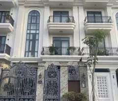 Nhà 7m ngang có thang máy, gara 2 xe tại An Phú – phù hợp ở và làm văn phòng