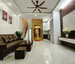 Bán nhà phố Hoàng Hoa Thám Ba Đình, dân xây, gần phố, 5 tầng thang máy, 30m, 8 tỷ.