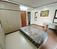 Bán nhà phố Hoàng Hoa Thám Ba Đình, dân xây, gần phố, 5 tầng thang máy, 30m, 8 tỷ.