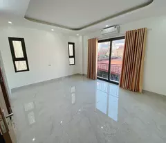 Bán nhà phố Hoàng Hoa Thám Ba Đình, dân xây, gần phố, 5 tầng thang máy, 30m, 8 tỷ.